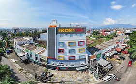 Hotel Front One Budget Malang
